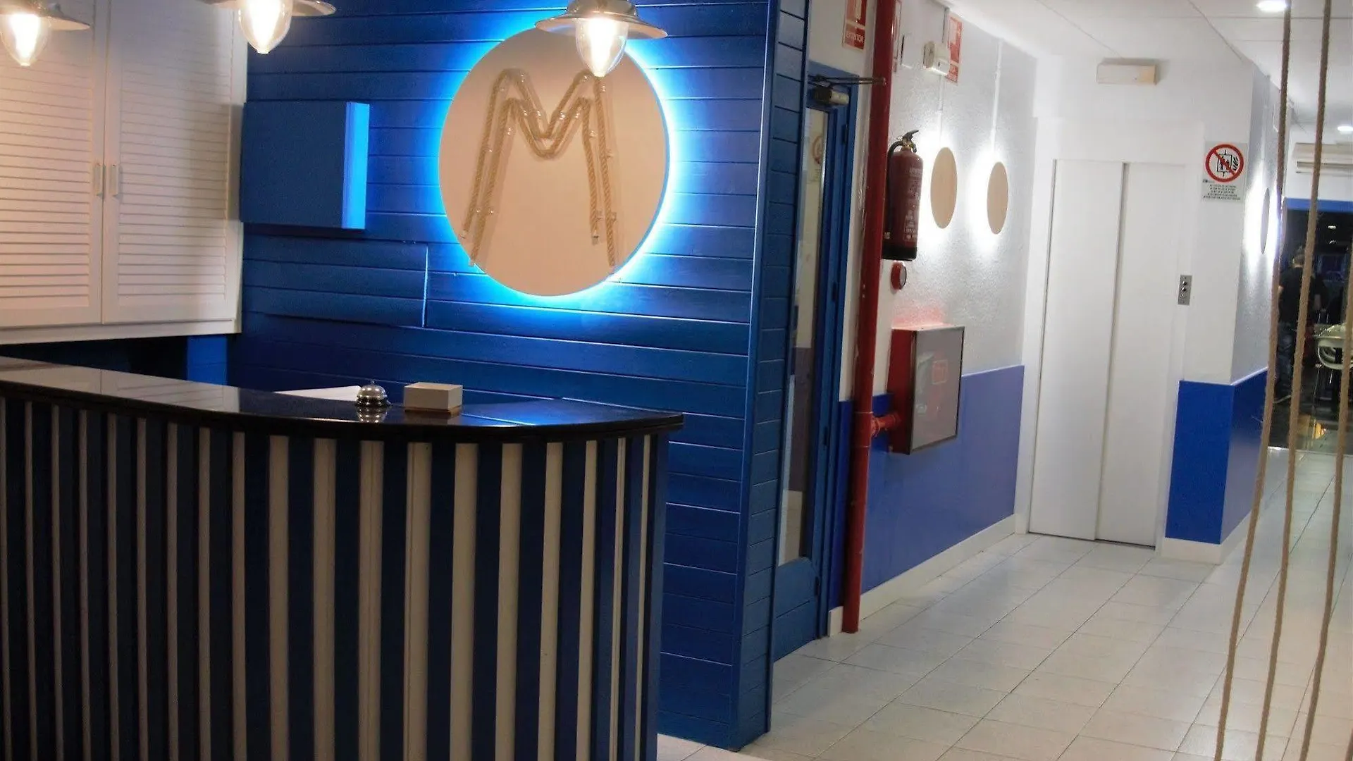 Guest house Hostal Miranda Blanes