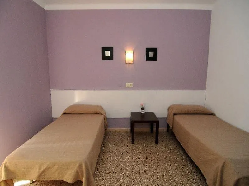 Hostal Miranda Blanes 2*,